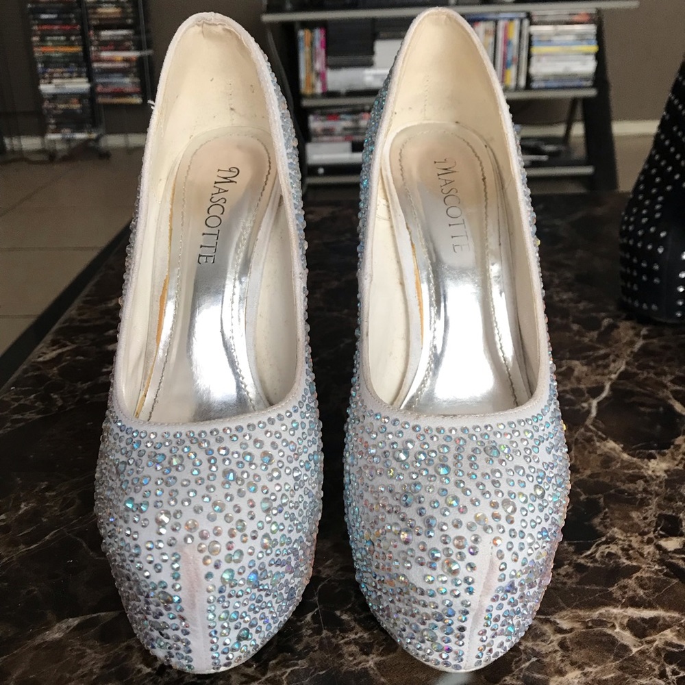 Mascotte white heels with gems